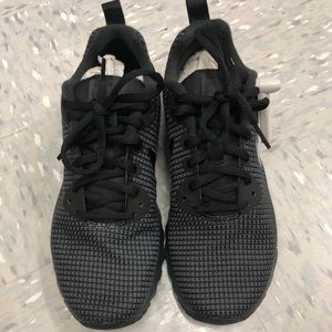 Nike Women’s Air Max Motion LW SE